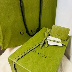 💯% Authentic Gucci empty shoe box with paper bag